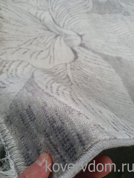 Ковер из вискозы и хлопка с цветами ROYAL PALACE 2020 17112 5666